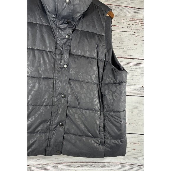 Old Navy Puffer Vest Size XXL Gray Zipper and Button Up Front Camo Print Warm - Picture 6 of 13